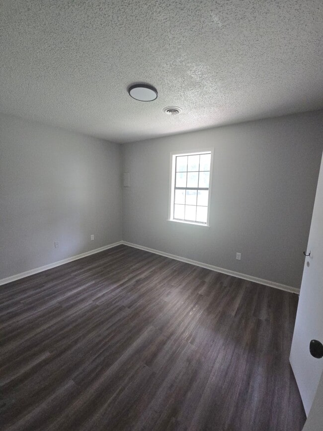 Photo - 207 Highland St