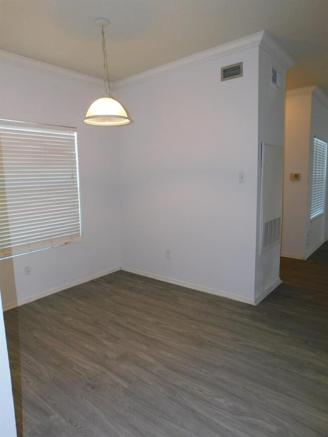 Photo - 12166 Metric Blvd Unidad 384