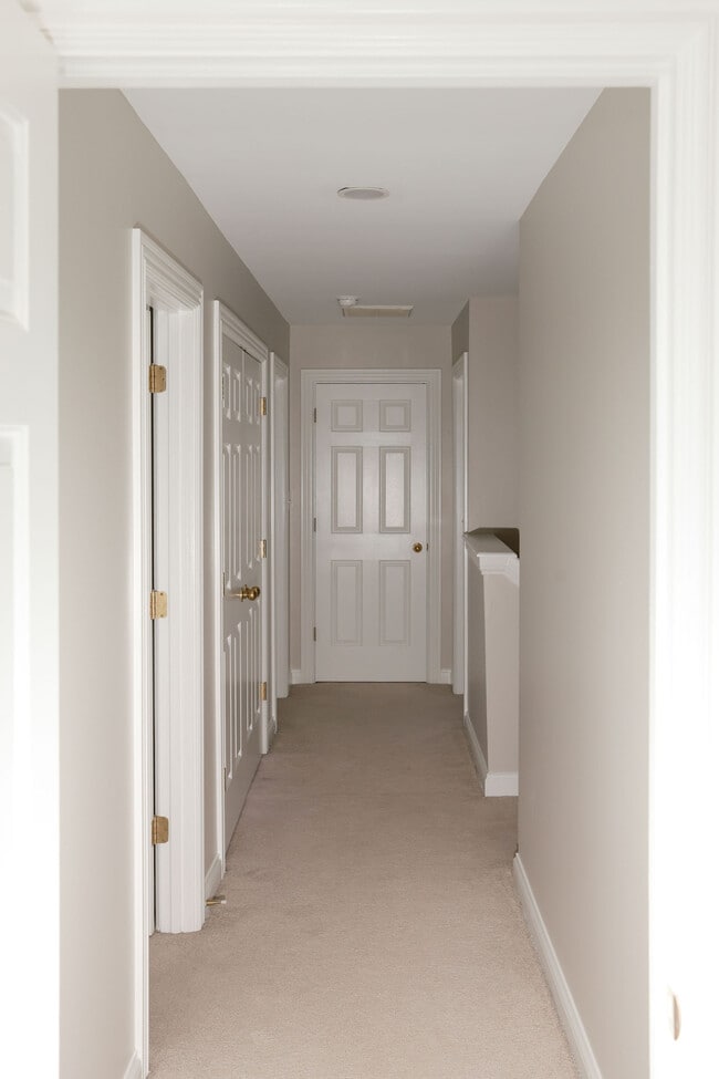 Photo - 3288 Snaffle Rd