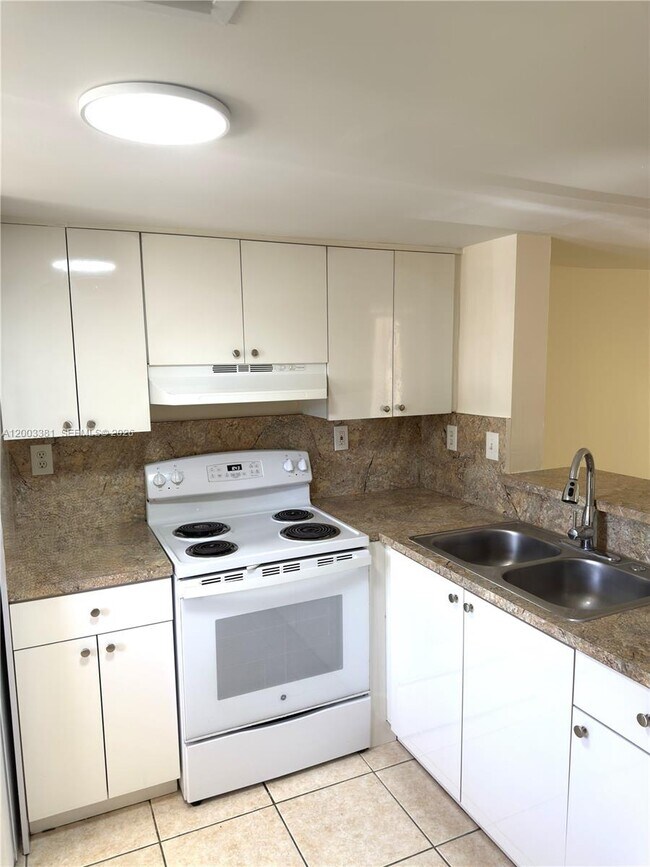 Photo - 14020 NE 3rd Ct