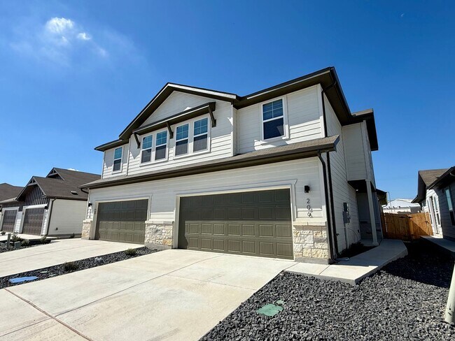 Building Photo - 210-210 Nespral Dr