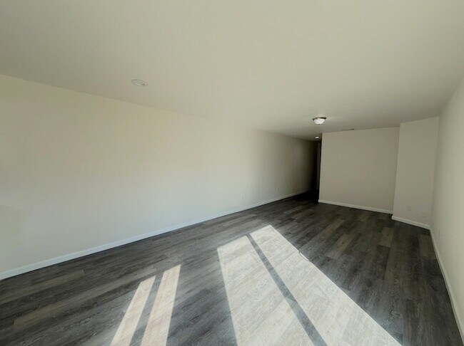 Photo - 1420 Lansing St