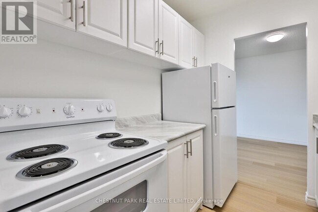 Photo - 888 Glen St Unit 507