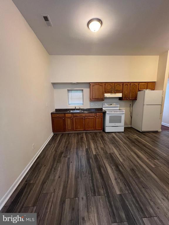 1423 W Fayette St