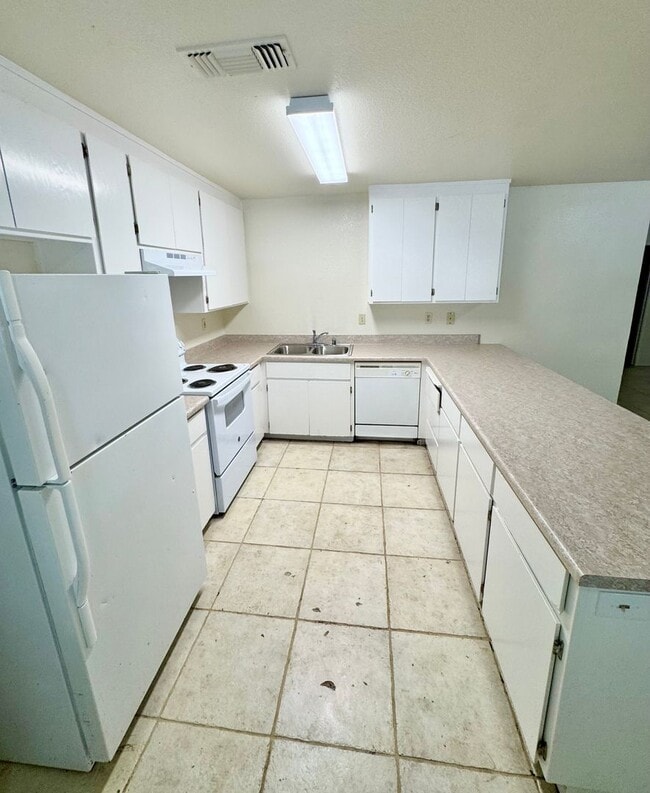 Photo - **Reserve for Summer 2026** Deckhouse at 6th & Ivy!