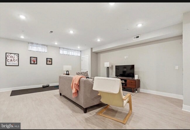 Photo - 1 Titan St Unit A
