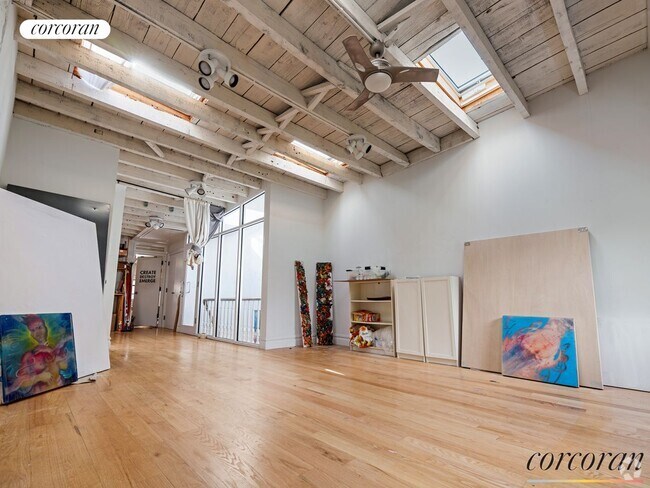 Building Photo - 556 Washington Ave Rental