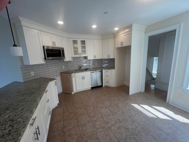 Eat in Kitchen - 41 Hudson Terrace Unidad Apt 1