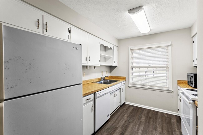 Photo - 3215 Aqueduct Dr