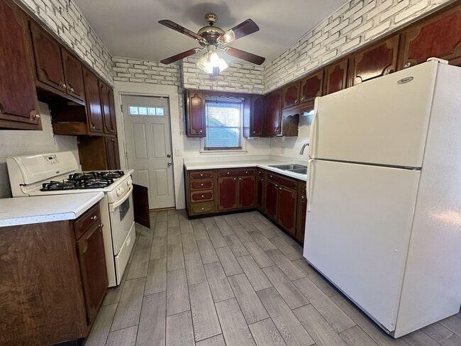 Photo - 918 Ashland Ave