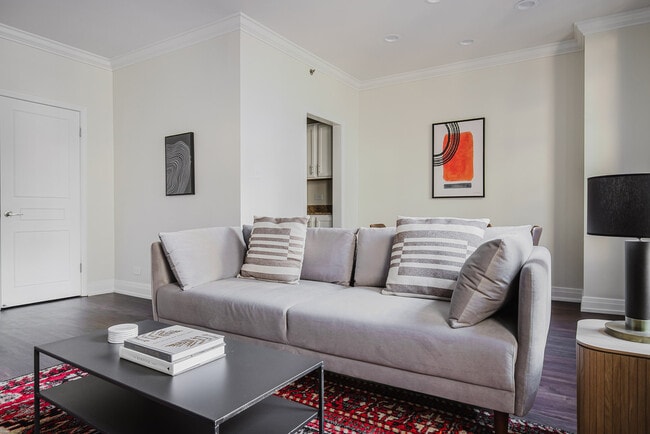 Photo - 200 E Chestnut St Unit FL9-ID1390