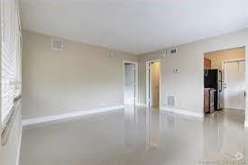 Building Photo - 204 NE 10th Ave Unit C Rental