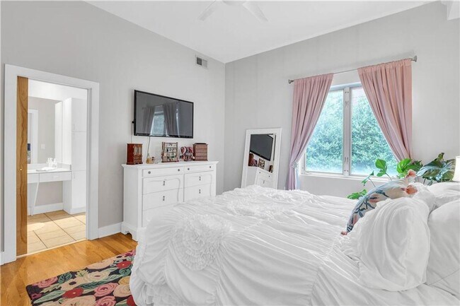 Photo - Prime Location