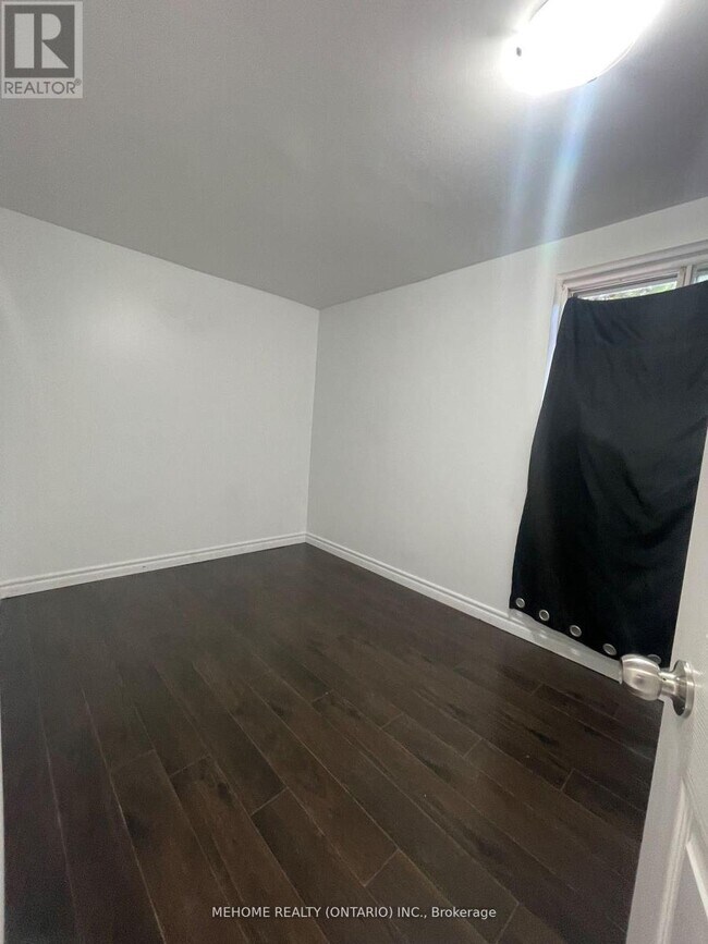 Photo - 51 Laxford Ave