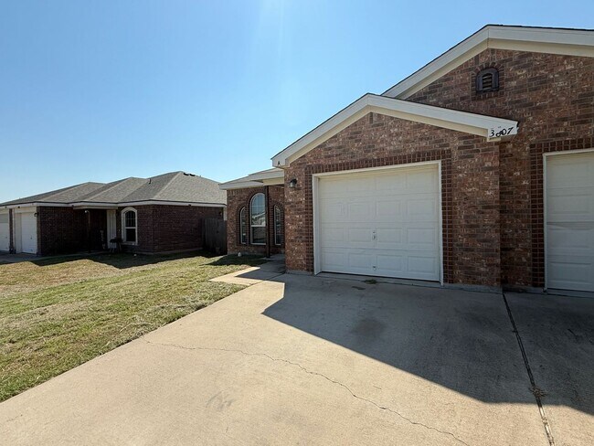 Photo - COMING SOON! Unit 3807 John Chisholm Loop - A