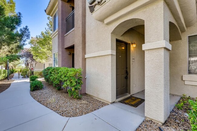 Building Photo - Southwest Condo in a Gated Community
