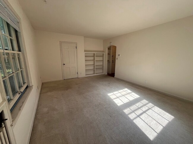 Photo - 1406 Drake St Unit #3