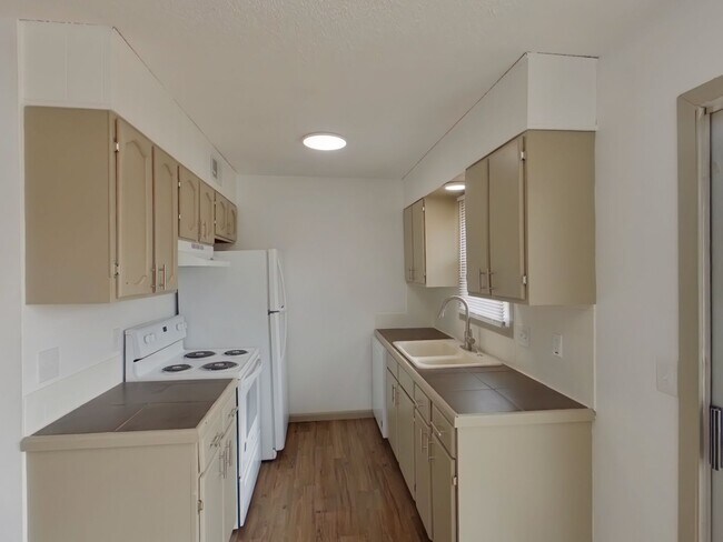 Photo - 234 N Acadia St