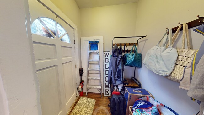 Photo - 224 Banks St Unit 1