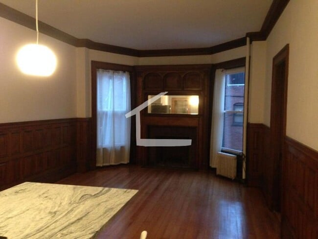 Photo - 861 Beacon St