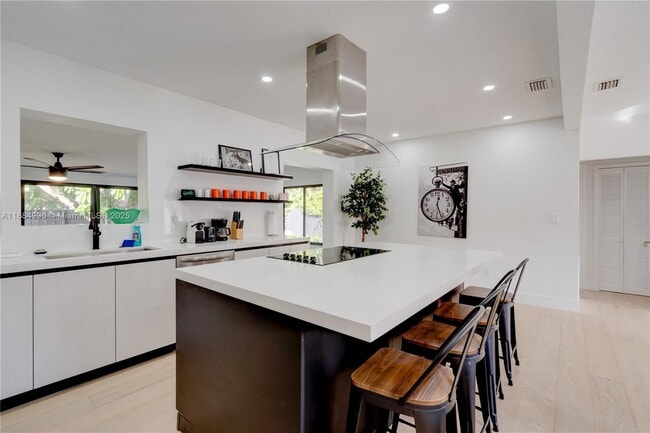 Photo - 347 NE 110th St