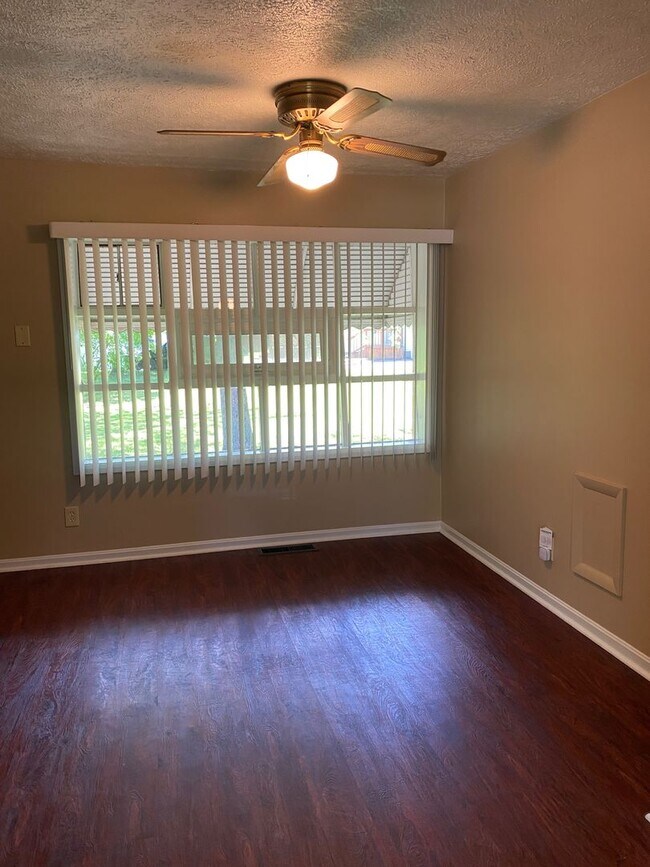 Photo - 2806 Bainbridge Ave