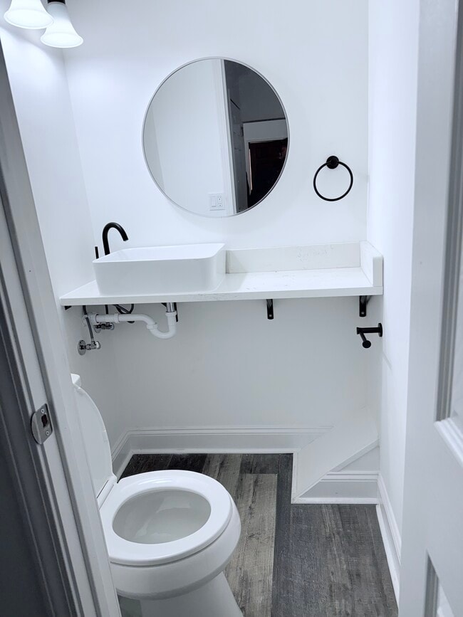 Photo - 3817 Howley St