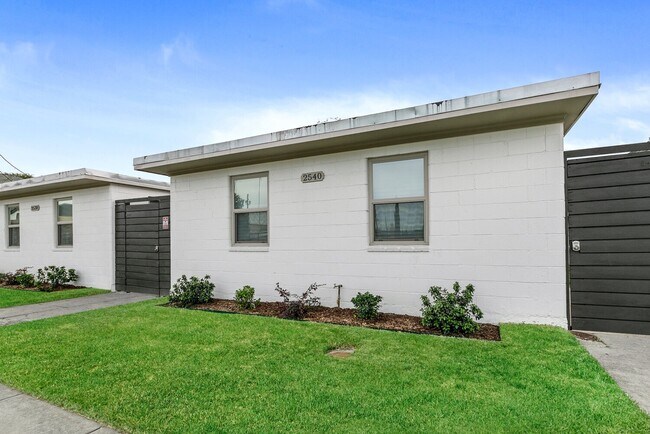 Charming Studio in Mid-City New Orleans – Utilities Included, Modern Kitchen, Shared Laundry