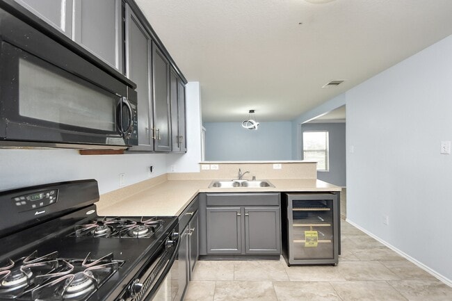 Photo - 12102 Helvick Cres Ave