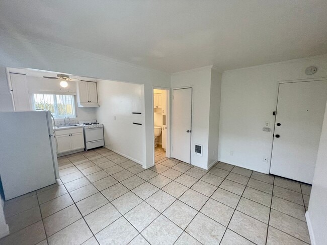 Photo - Studio in Pacific Beach Apartment Community Unidad 4