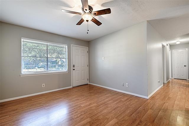 Photo - 2304 Meadow Crest