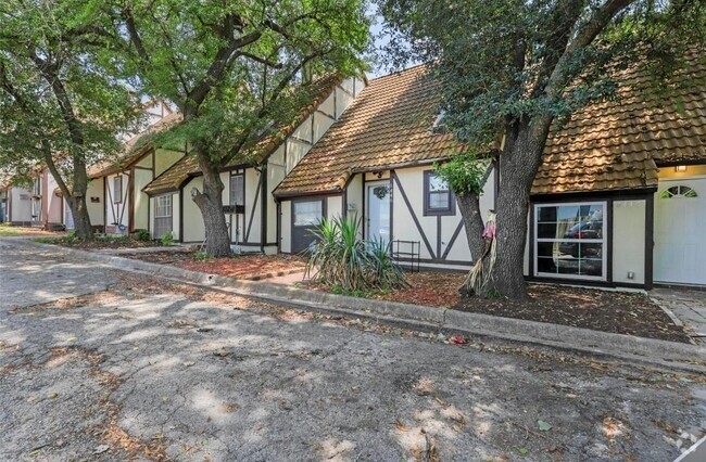 Building Photo - 1448 Weiler Blvd Rental