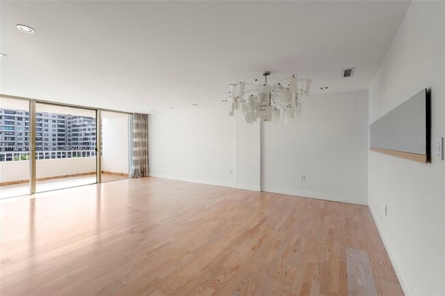 Photo - 199 Ocean Ln Dr Unidad 611