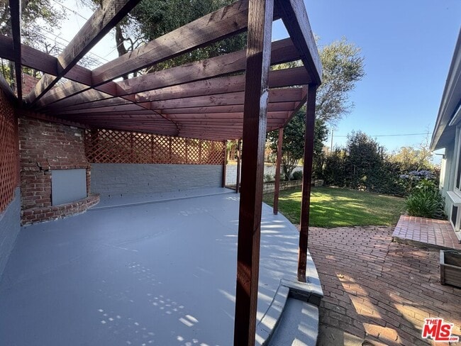 Photo - 676 Bienveneda Ave