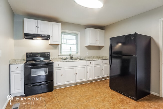 Photo - 2311 5th E St