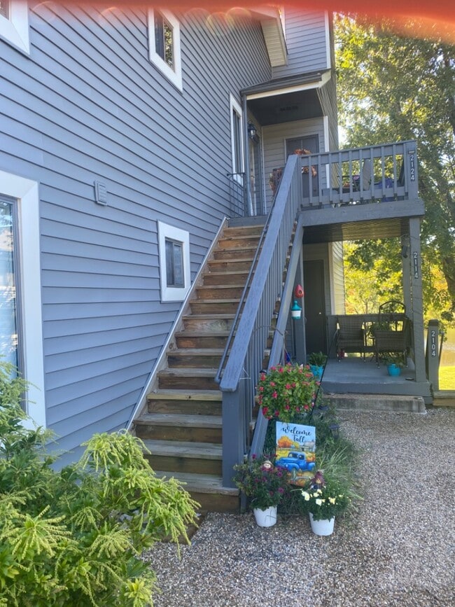 Building Photo - 2124 Deer Run Rental