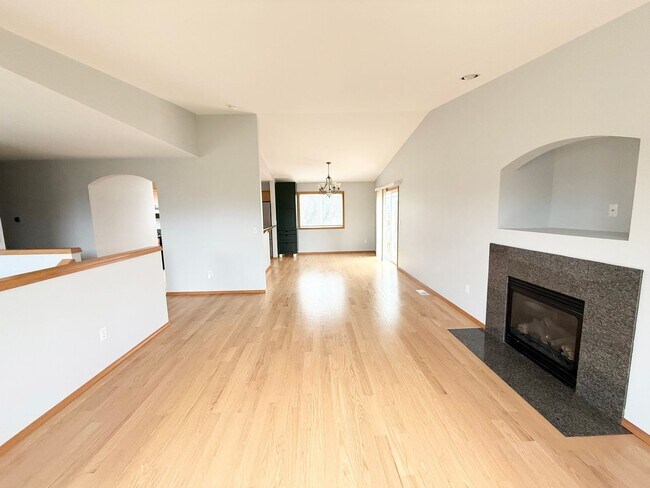 Photo - Spacious 5BR / 3BA Beacon Hill Home – 2,210 SF – $3900 – Pets OK