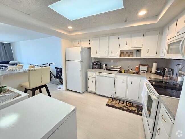 Building Photo - 18031 Biscayne Blvd Unit 603 Rental