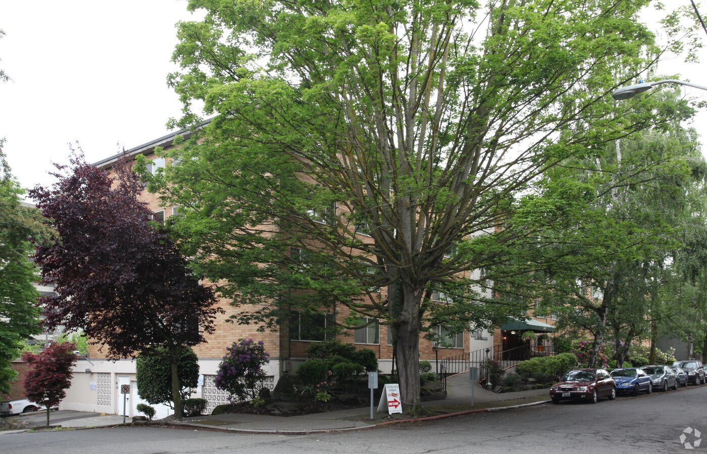 Photo - Sheffield Apts.