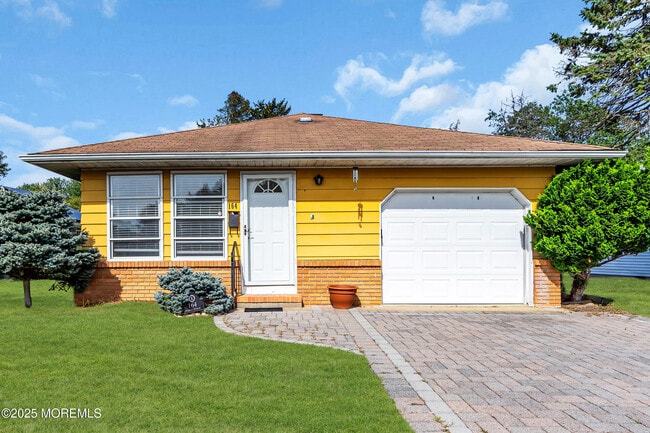 Building Photo - 164 Charlotteville Dr S Rental
