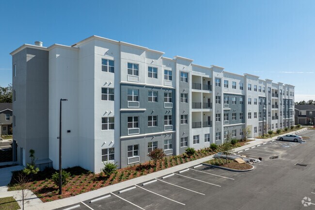 7803 S Orange Ave Orlando, FL 32809-6707 - Sandlake Station Condominium