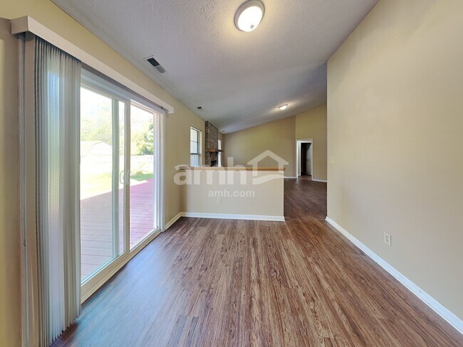 258 Longfellow Ln