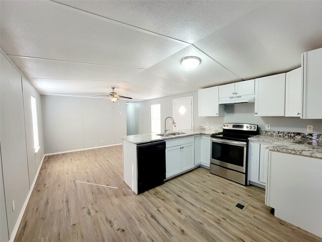 Photo - 401 S Woodson St