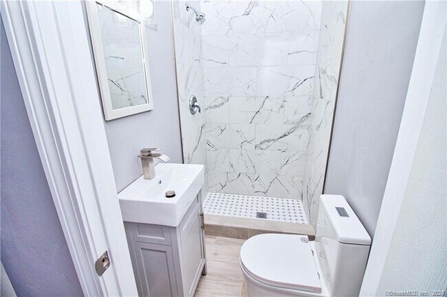 Photo - 34 Lester St Unit 1