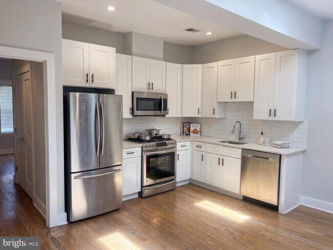 1627 Holbrook St NE Unit 3