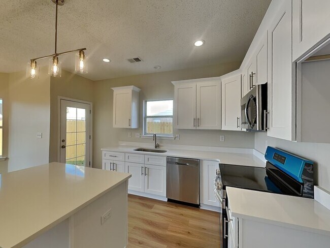 Photo - 7902 Pinefrost Ln