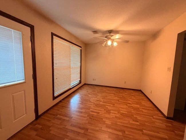 Photo - Discover this spacious 3-bedroom, 2-bathroom home in Russellville, AR.