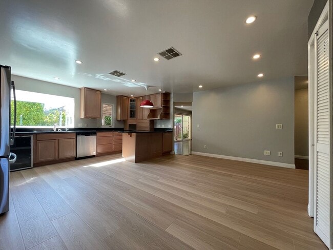 Photo - Nice and clean three bedrooms and two bath...