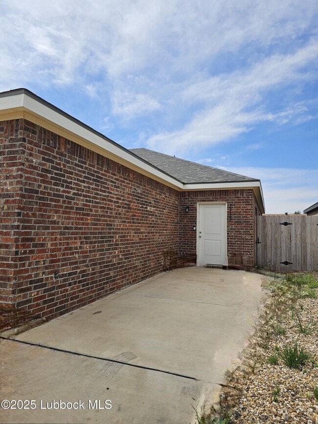 Building Photo - 5537 Itasca St Rental