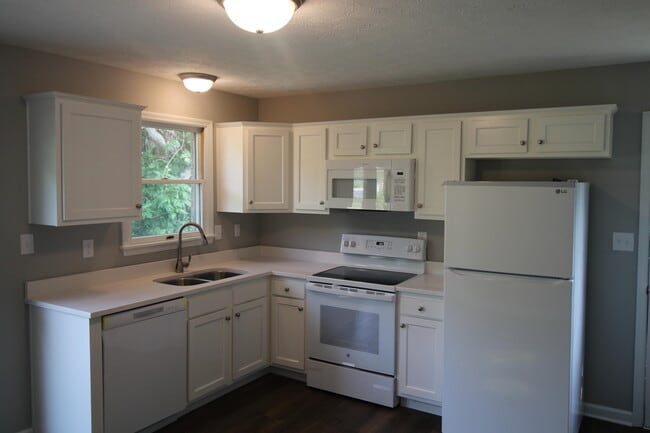 Photo - 600 Barefoot Dr